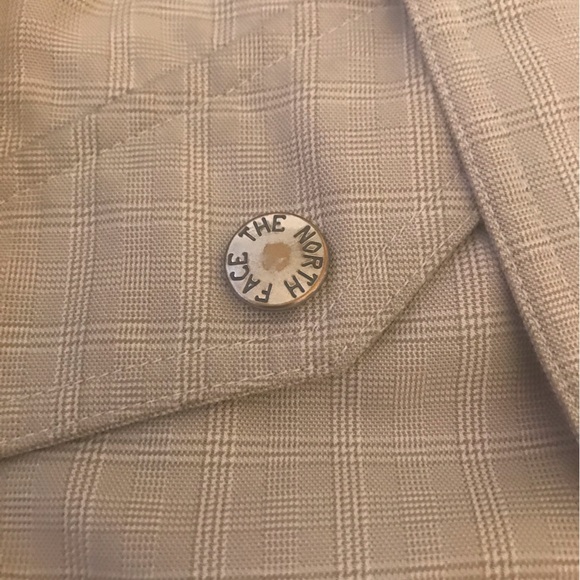 Sold—-> The North Face got you covered - Beige Coat to keep you warm - Picture 11 of 13